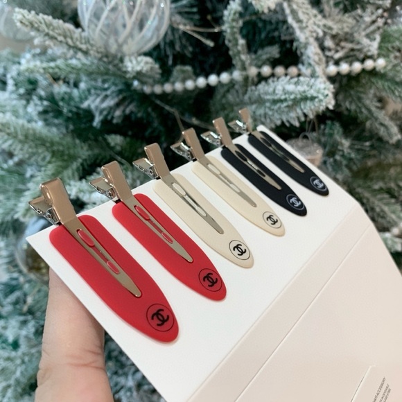 Chanel VIP Hair Clips - Picture 2 of 3